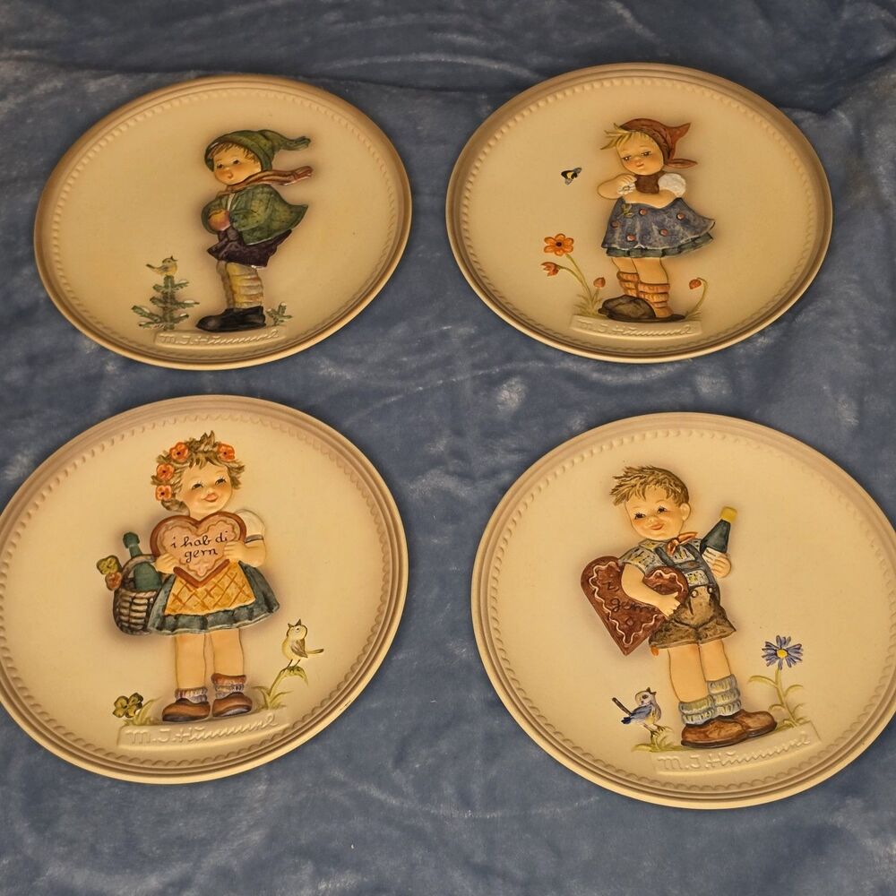 Goebel Hummel Celebration Series 4-Plate Set 1985–1988 "Valentine Gift" &...